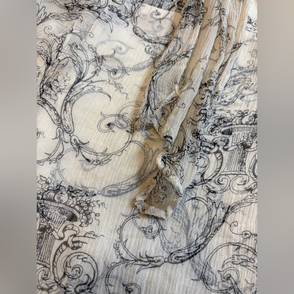 White House Black Market Romantic Silk Sleeveless Flowy Tank Top size Small - Picture 3 of 9